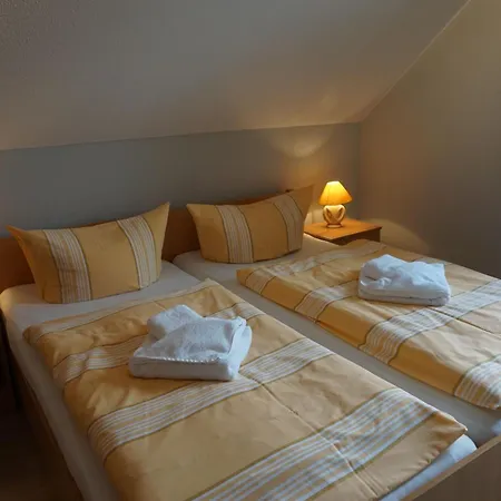 Maisonettenwohnung Mit Wendeltreppe Zu Den Schlafzimmern Mit Seeblick *