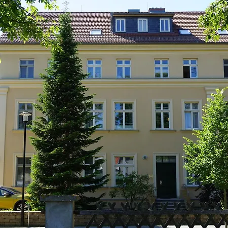Maisonettenwohnung Mit Wendeltreppe Zu Den Schlafzimmern Mit Seeblick * Rheinsberg
